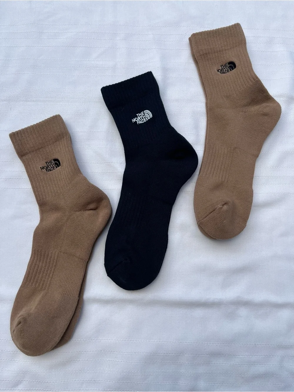 NWOT North Face Men's Crew Socks  3 pairs Black and Tan Large
